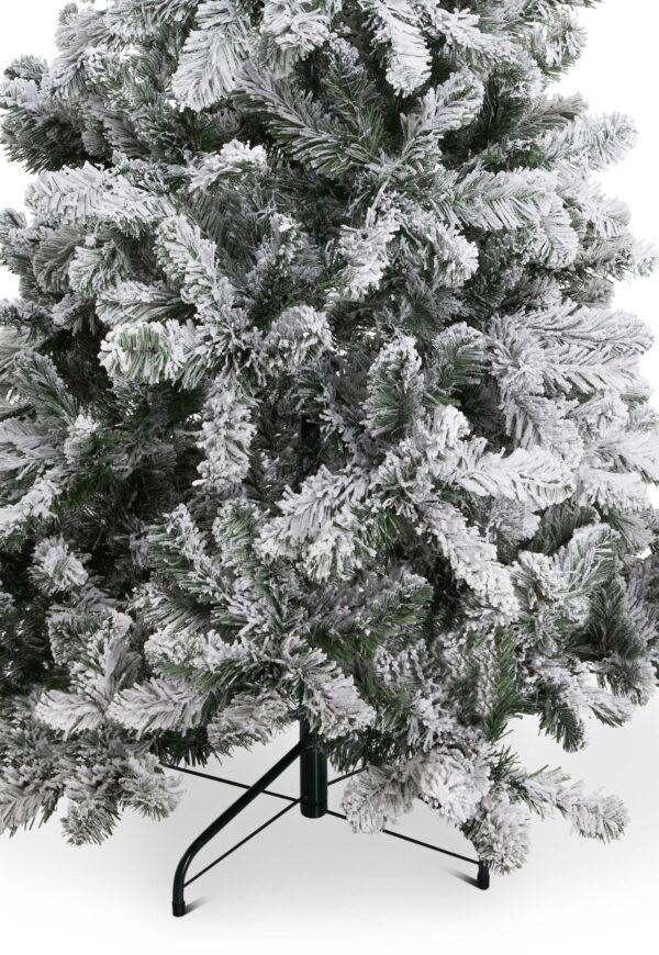 Besneeuwde kerstboom