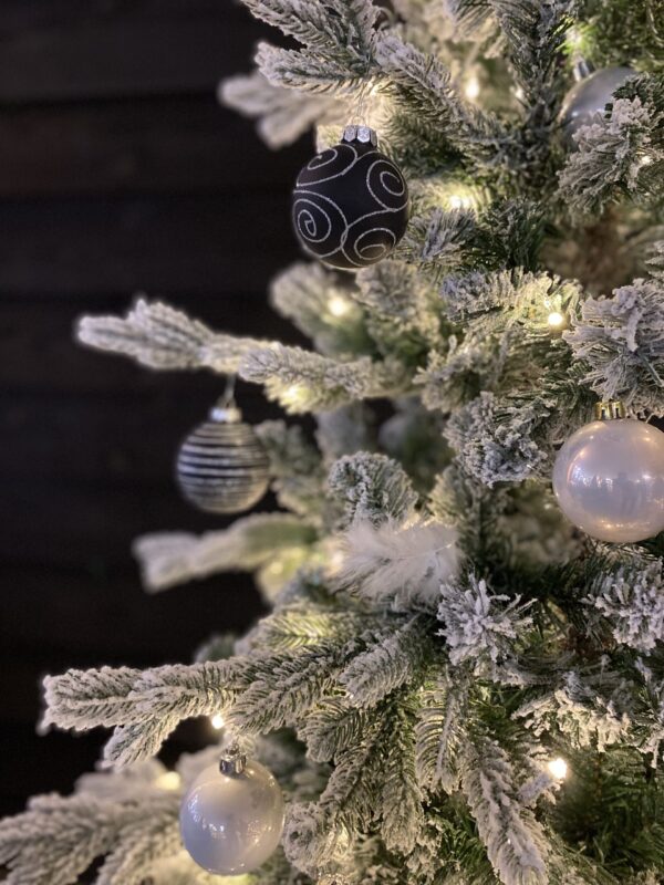 Kunstkerstboom Vancouver Flock met ledverlichting - Afbeelding 6